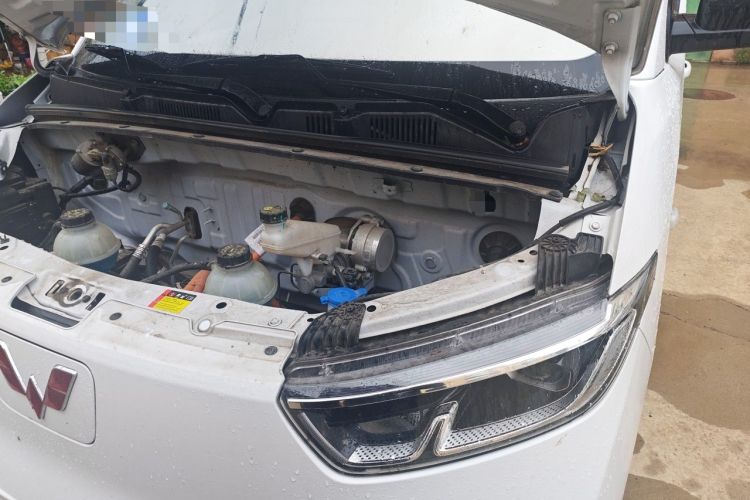 Used Wuling Yangguang 2026 Model, 440km Bus Comfort Edition, 6 Seats Engine Bay Left