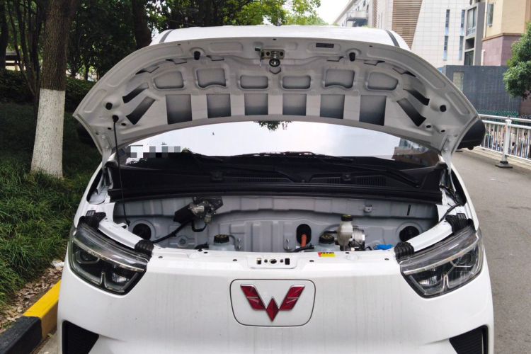 Used Wuling Yangguang 2026 Model, 340km Bus CATL Custom Edition Engine Bay