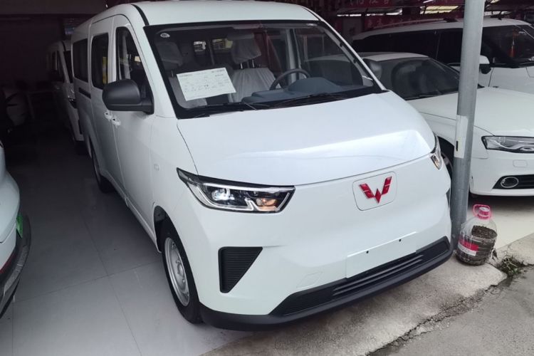 Used Wuling Yangguang 2026 Model, 330km Bus Comfort Edition Exterior 1
