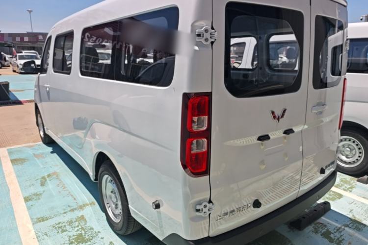 Used Wuling Yangguang 2026 Model, 440km Bus Comfort Edition, 6 Seats Exterior 2