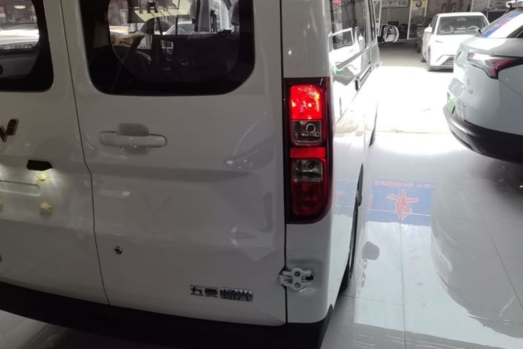 Used Wuling Yangguang 2026 Model, 330km Bus Comfort Edition Exterior 3