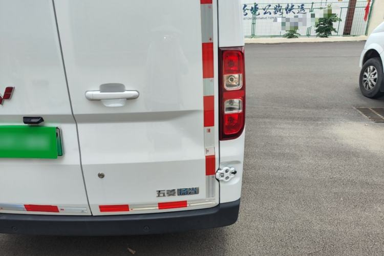 Used Wuling Yangguang 2026 Model, 300km Window-Sealed Comfort Edition Exterior 3
