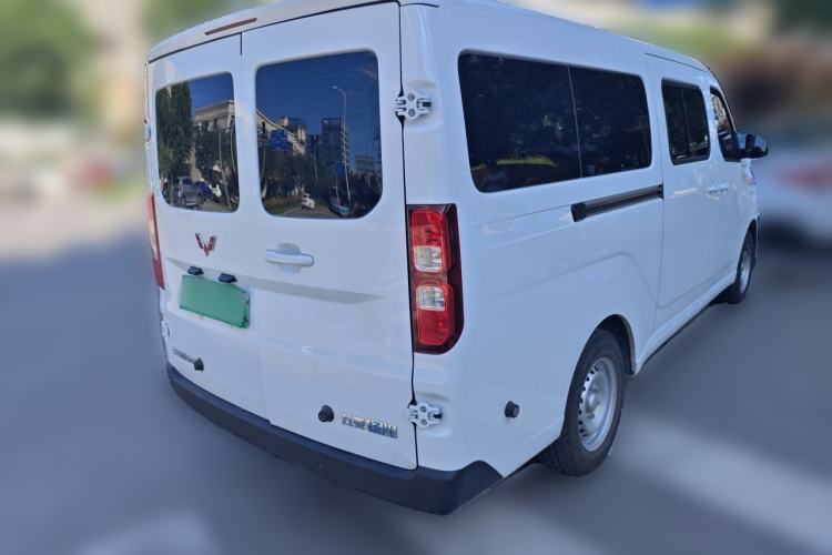 Used Wuling Yangguang 2026 Model, 440km Bus Comfort Edition, 6 Seats Exterior 5