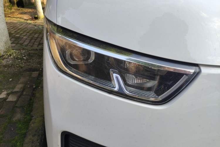 Used Wuling Yangguang 2026 Model, 440km Bus Comfort Edition, 6 Seats Exterior 6