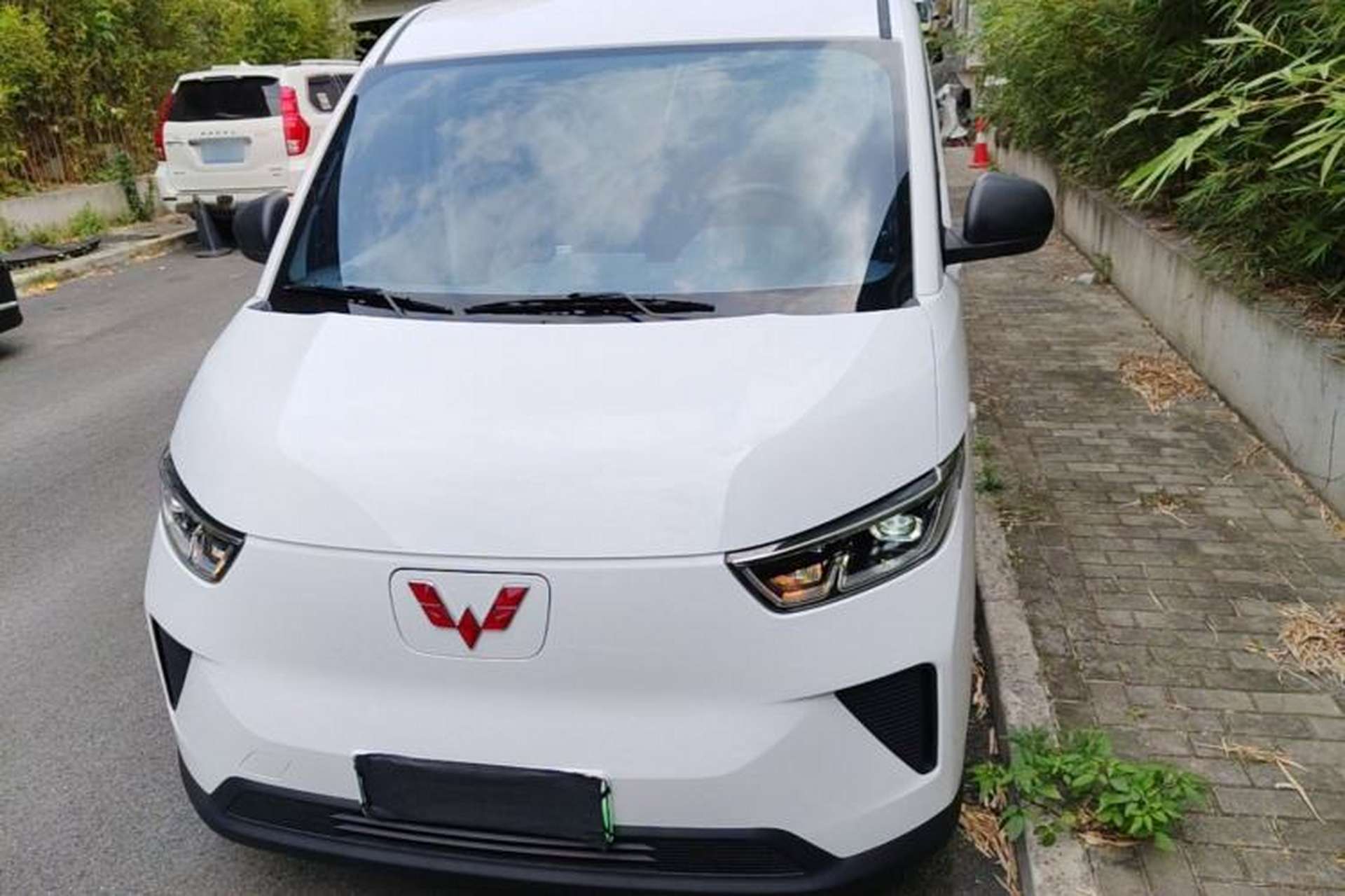 Used Wuling Yangguang 2026 Model, 330km Bus Comfort Edition Front