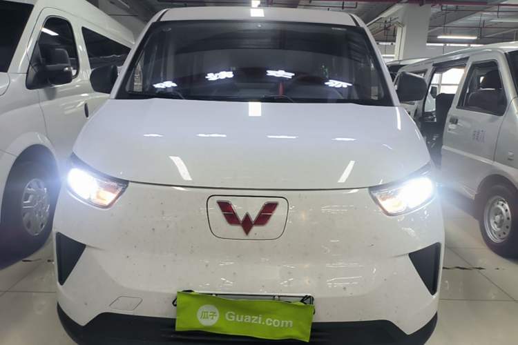 Used Wuling Yangguang 2026 Model, 330km Bus Comfort Edition Front