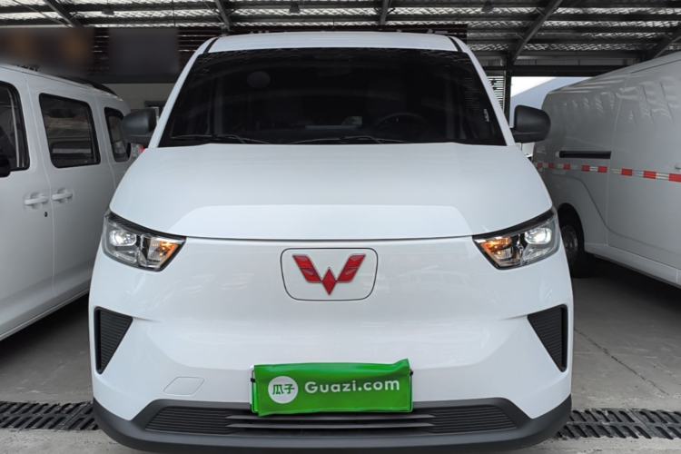 Used Wuling Yangguang 2026 Model, 440km Bus Comfort Edition, 6 Seats Front
