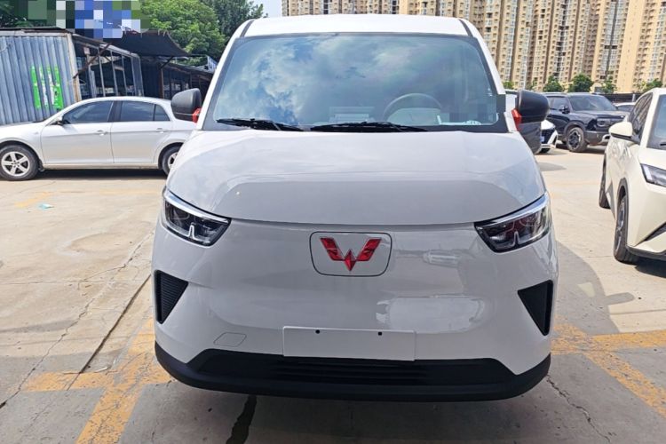 Used Wuling Yangguang 2026 Model, 440km Bus Comfort Edition, 6 Seats Front