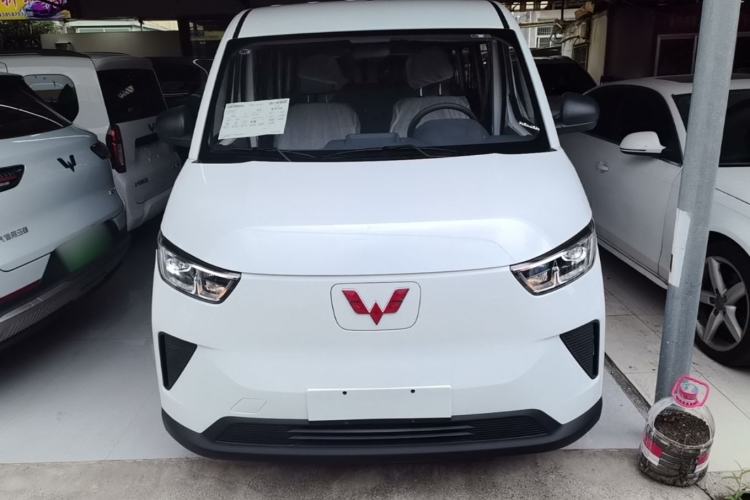 Used Wuling Yangguang 2026 Model, 330km Bus Comfort Edition Front