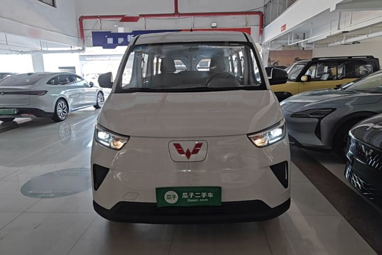 Used Wuling Yangguang 2026 Model, 440km Bus Comfort Edition, 6 Seats Front