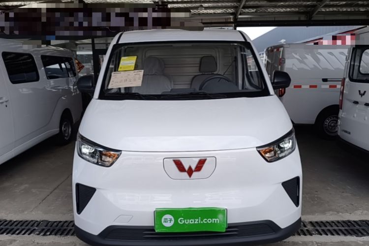 Used Wuling Yangguang 2026 Model, 300km Window-Sealed Practical Edition Front