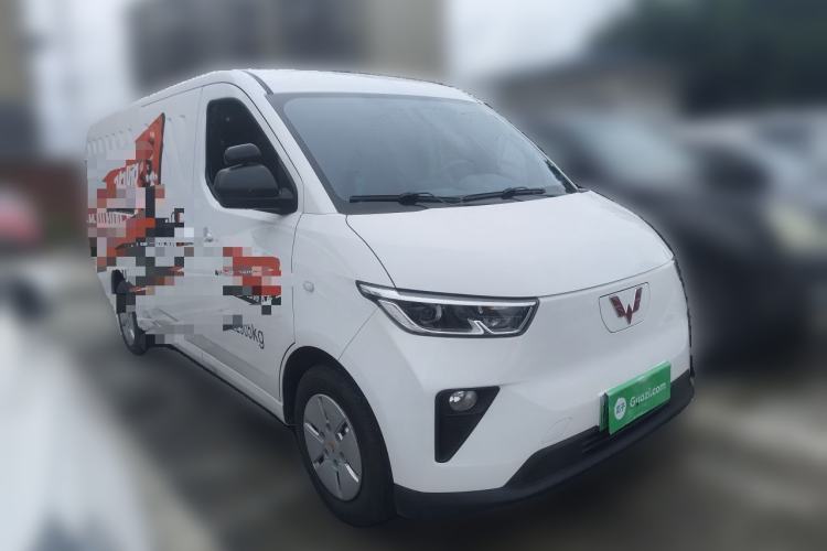 Used Wuling Yangguang 2026 Model, 300km Window-Sealed Comfort Edition Front Right 45 Deg
