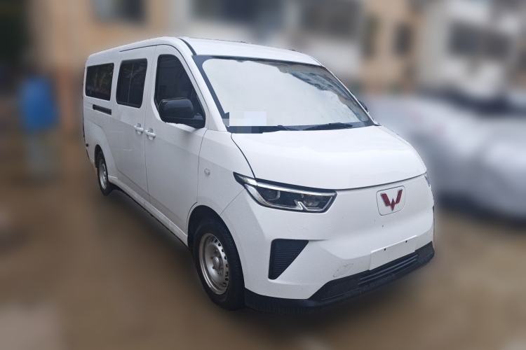Used Wuling Yangguang 2026 Model, 440km Bus Comfort Edition, 6 Seats Front Right 45 Deg
