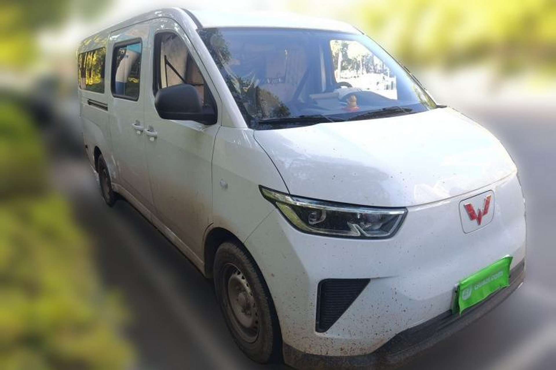 Used Wuling Yangguang 2026 Model, 440km Bus Comfort Edition, 6 Seats Front Right 45 Deg