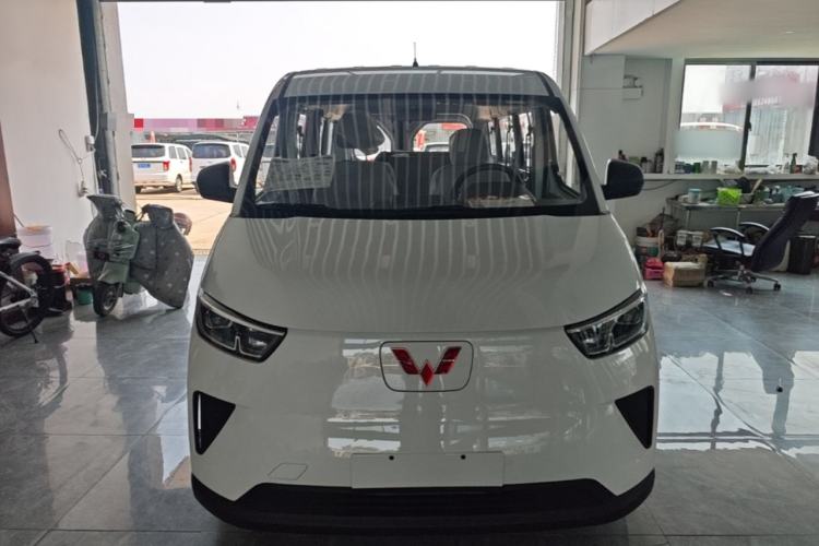 Used Wuling Yangguang 2026 Model, 440km Bus Comfort Edition, 6 Seats Front