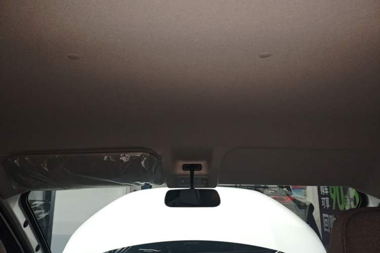 Used Wuling Yangguang 2026 Model, 330km Bus Comfort Edition Headliner