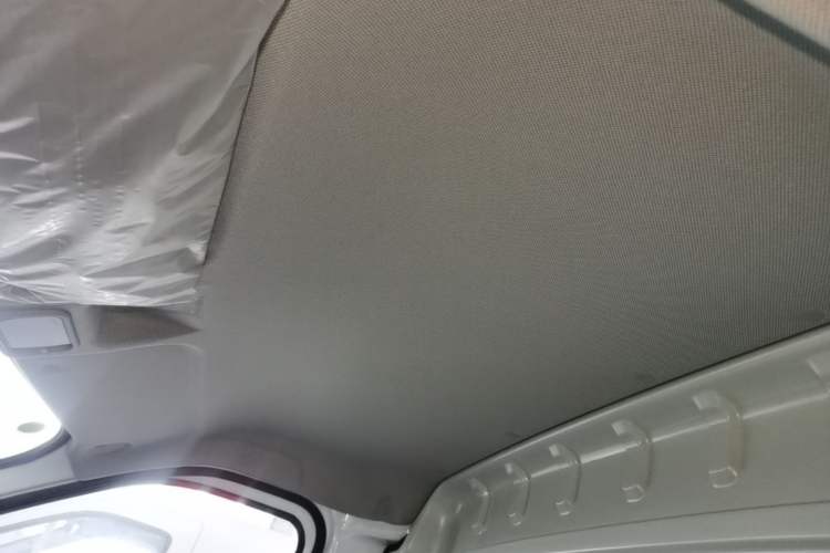Used Wuling Yangguang 2026 Model, 300km Window-Sealed Practical Edition Headliner