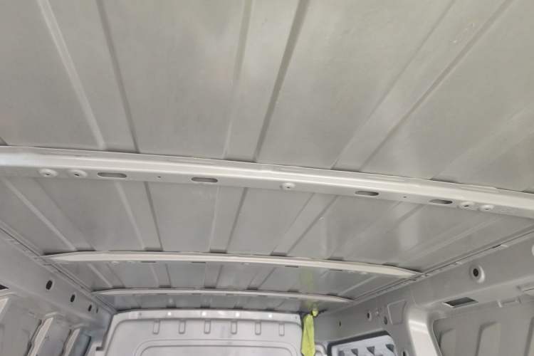 Used Wuling Yangguang 2026 Model, 300km Window-Sealed Comfort Edition Headliner