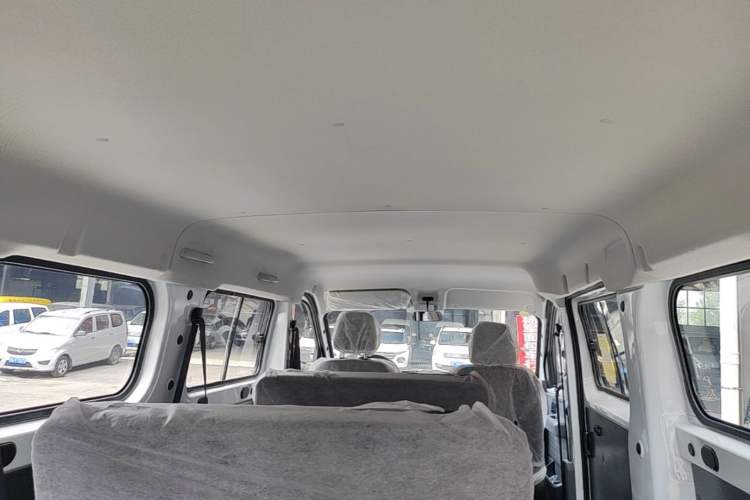 Used Wuling Yangguang 2026 Model, 330km Bus Comfort Edition Headliner