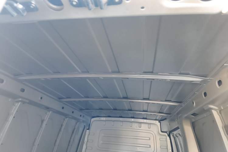 Used Wuling Yangguang 2026 Model, 300km Window-Sealed Practical Edition Headliner