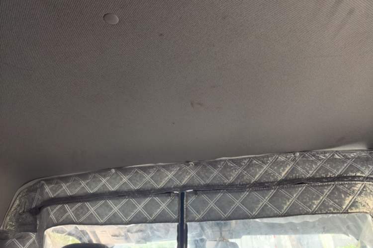 Used Wuling Yangguang 2026 Model, 440km Bus Comfort Edition, 6 Seats Headliner