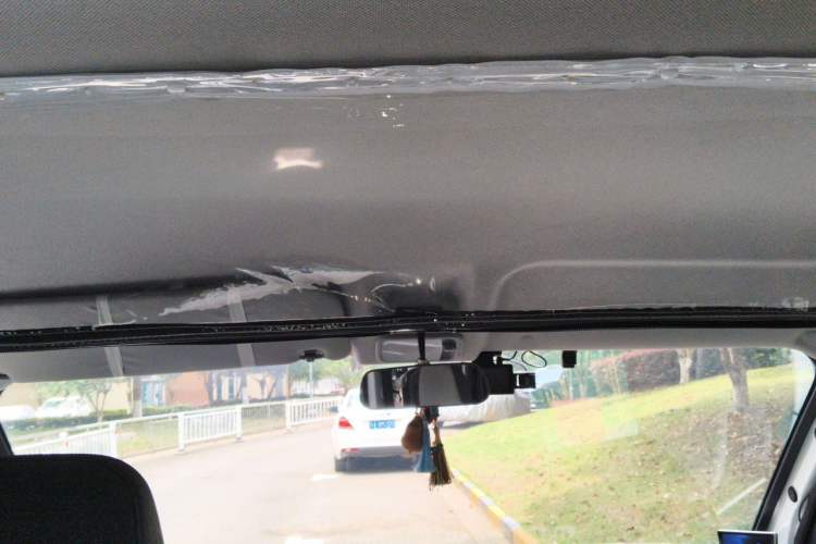 Used Wuling Yangguang 2026 Model, 340km Bus CATL Custom Edition Headliner