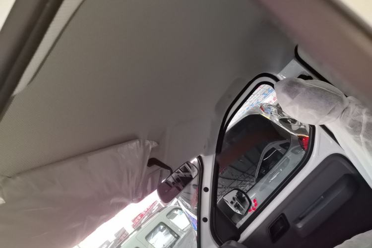 Used Wuling Yangguang 2026 Model, 330km Bus Comfort Edition Headliner