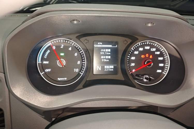 Used Wuling Yangguang 2026 Model, 330km Bus Comfort Edition Instrument Cluster