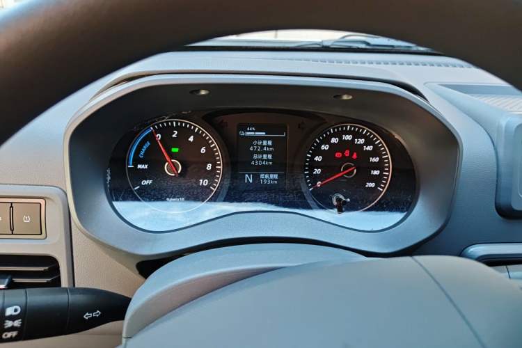 Used Wuling Yangguang 2026 Model, 440km Bus Comfort Edition, 6 Seats Instrument Cluster