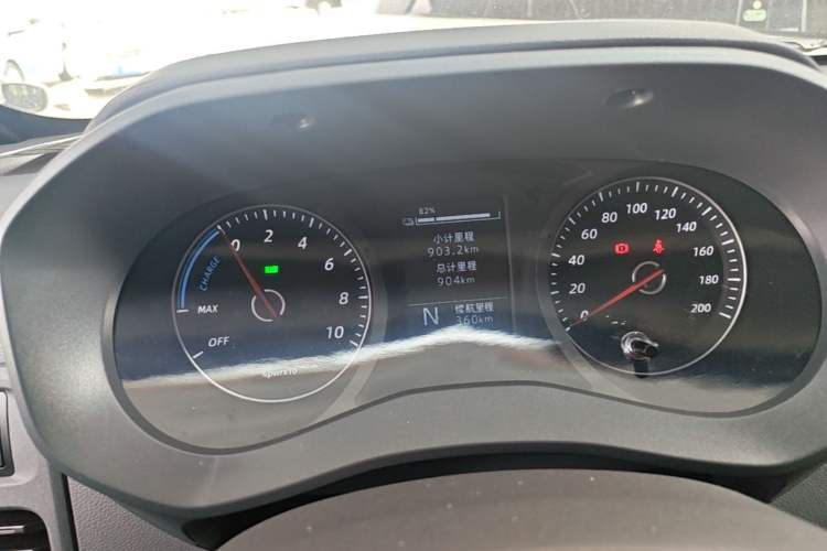 Used Wuling Yangguang 2026 Model, 440km Bus Comfort Edition, 6 Seats Instrument Cluster