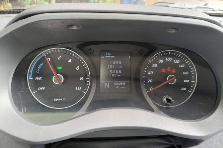 Used Wuling Yangguang 2026 Model, 440km Bus Comfort Edition, 6 Seats Instrument Cluster