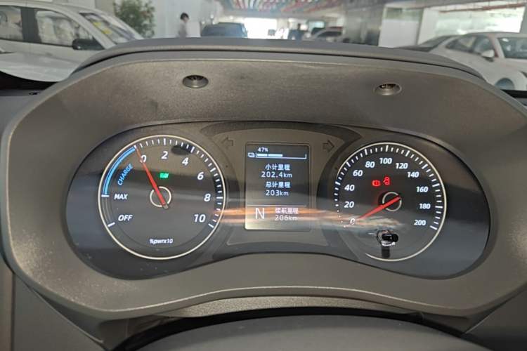 Used Wuling Yangguang 2026 Model, 440km Bus Comfort Edition, 6 Seats Instrument Cluster