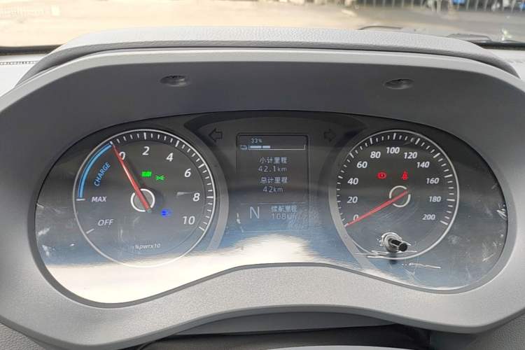 Used Wuling Yangguang 2026 Model, 330km Bus Comfort Edition Instrument Cluster