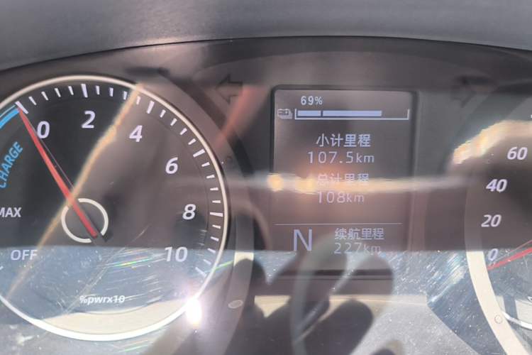 Used Wuling Yangguang 2026 Model, 330km Bus Comfort Edition Instrument Cluster