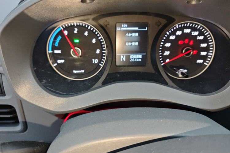 Used Wuling Yangguang 2026 Model, 440km Bus Comfort Edition, 6 Seats Instrument Cluster