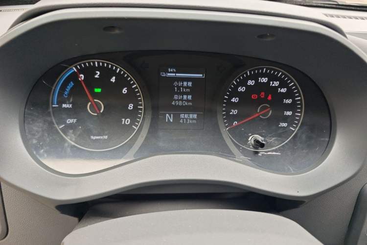 Used Wuling Yangguang 2026 Model, 440km Bus Comfort Edition, 6 Seats Instrument Cluster