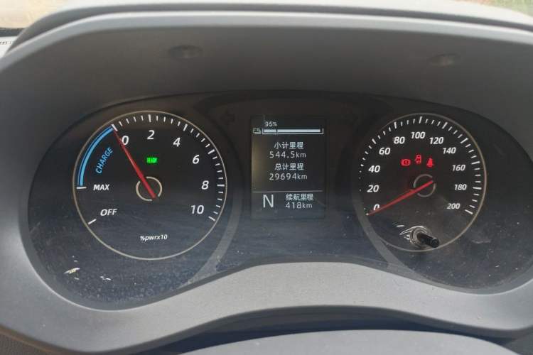 Used Wuling Yangguang 2026 Model, 440km Bus Comfort Edition, 6 Seats Instrument Cluster