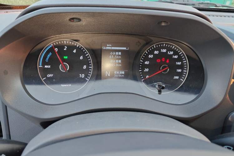 Used Wuling Yangguang 2026 Model, 440km Bus Comfort Edition, 6 Seats Instrument Cluster