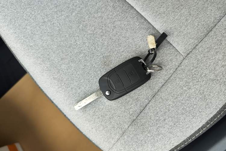 Used Wuling Yangguang 2026 Model, 300km Window-Sealed Comfort Edition Interior 1