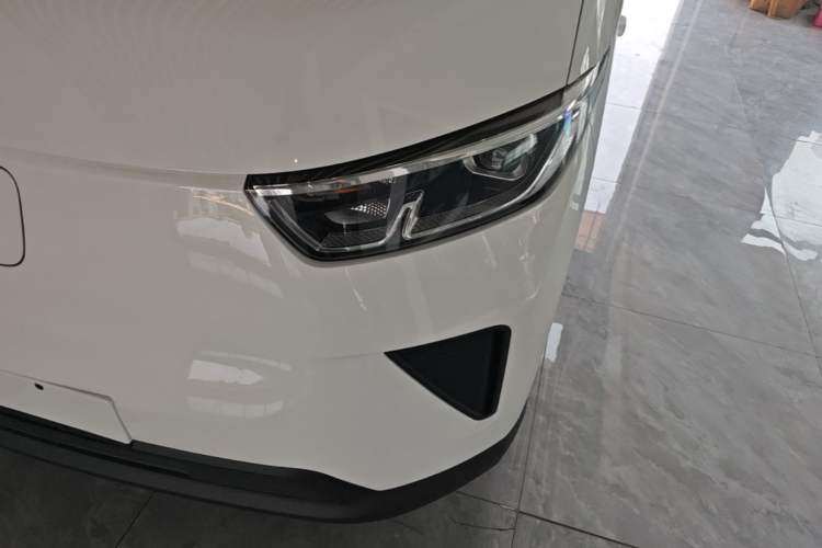 Used Wuling Yangguang 2026 Model, 440km Bus Comfort Edition, 6 Seats Left Front Headlight