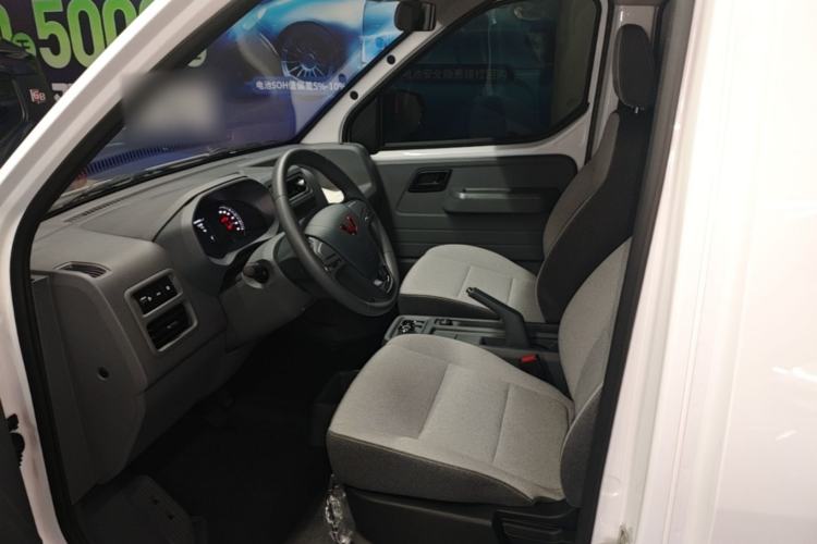 Used Wuling Yangguang 2026 Model, 330km Bus Comfort Edition Left Front Seat