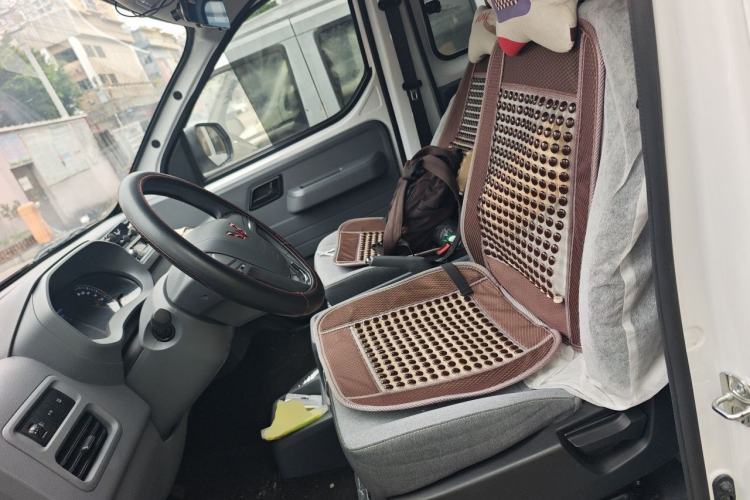 Used Wuling Yangguang 2026 Model, 440km Bus Comfort Edition, 6 Seats Left Front Seat