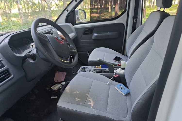Used Wuling Yangguang 2026 Model, 440km Bus Comfort Edition, 6 Seats Left Front Seat