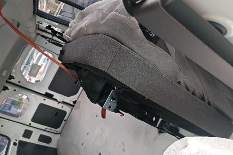 Used Wuling Yangguang 2026 Model, 440km Bus Comfort Edition, 6 Seats Left Rear Seat