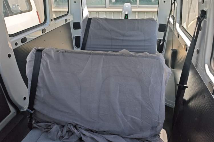 Used Wuling Yangguang 2026 Model, 440km Bus Comfort Edition, 6 Seats Left Rear Seat