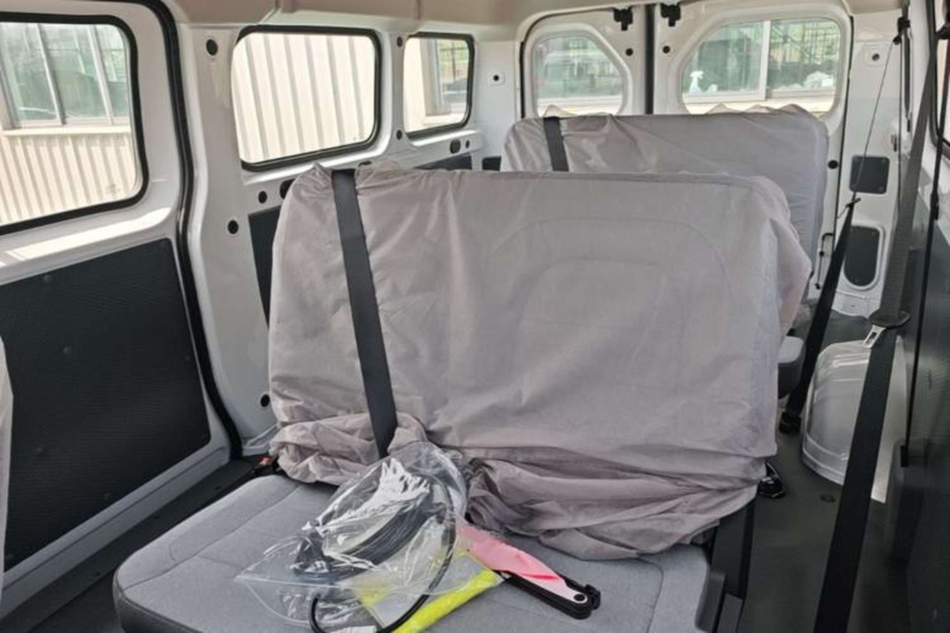 Used Wuling Yangguang 2026 Model, 440km Bus Comfort Edition, 6 Seats Left Rear Seat