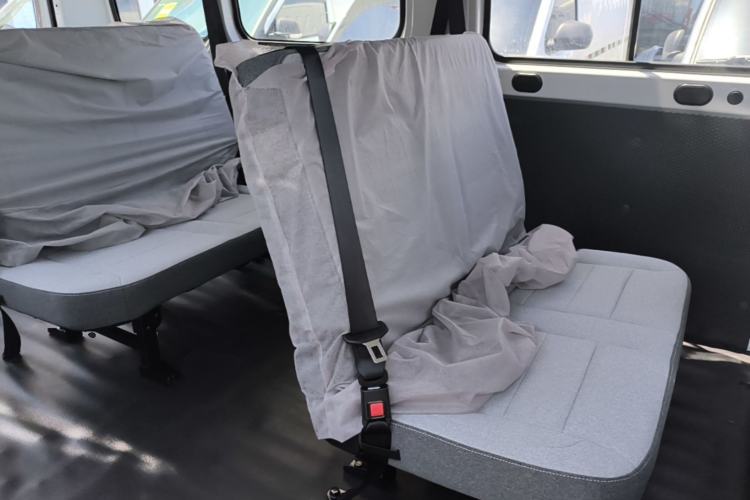 Used Wuling Yangguang 2026 Model, 330km Bus Comfort Edition Left Rear Seat
