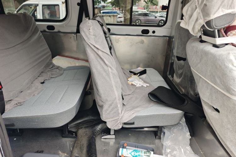 Used Wuling Yangguang 2026 Model, 440km Bus Comfort Edition, 6 Seats Left Rear Seat