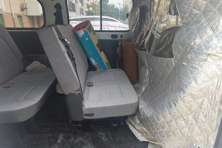 Used Wuling Yangguang 2026 Model, 440km Bus Comfort Edition, 6 Seats Left Rear Seat