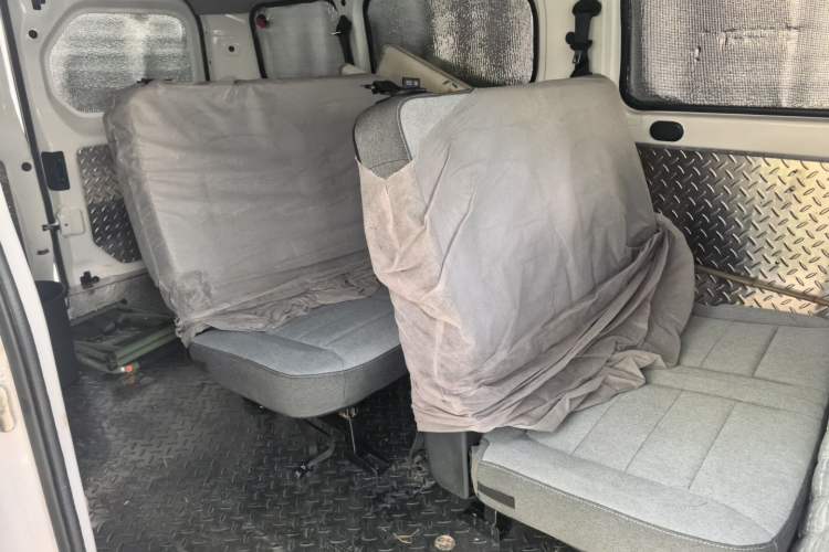 Used Wuling Yangguang 2026 Model, 440km Bus Comfort Edition, 6 Seats Left Rear Seat